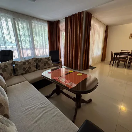 Апартамент Vp Palazzo Несебър